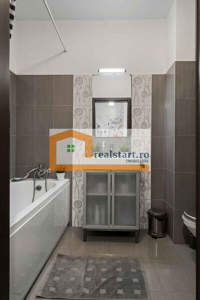 Cartier Latin, Mega Image, piata, decomandat, 6/8, centrala gaz, loc parcare.