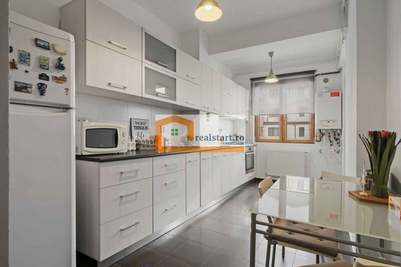 Cartier Latin, Mega Image, piata,decomandat, 6/8, centrala gaz, loc parcare