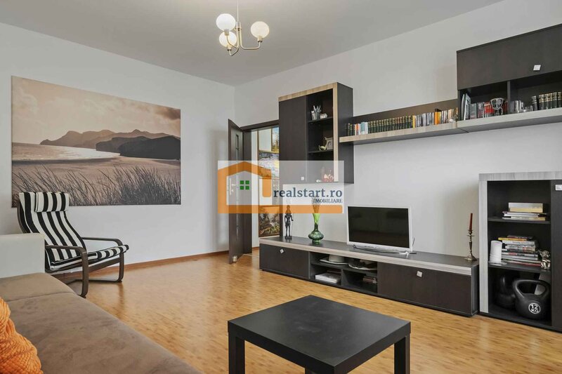 Cartier Latin, Mega Image, piata,decomandat, 6/8, centrala gaz, loc parcare